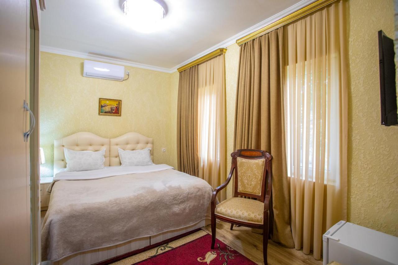 Hotel Vladi Кутаїсі Екстер'єр фото