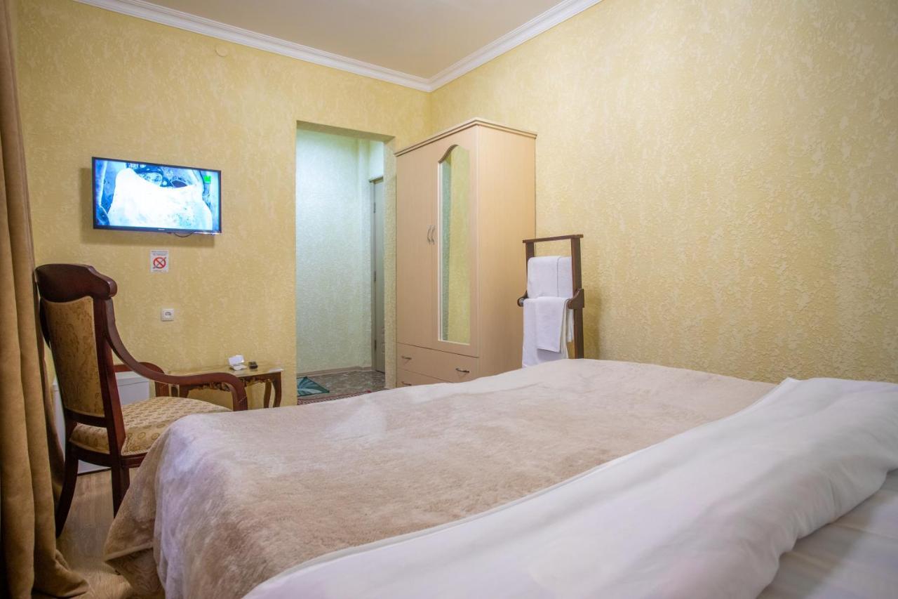 Hotel Vladi Кутаїсі Екстер'єр фото