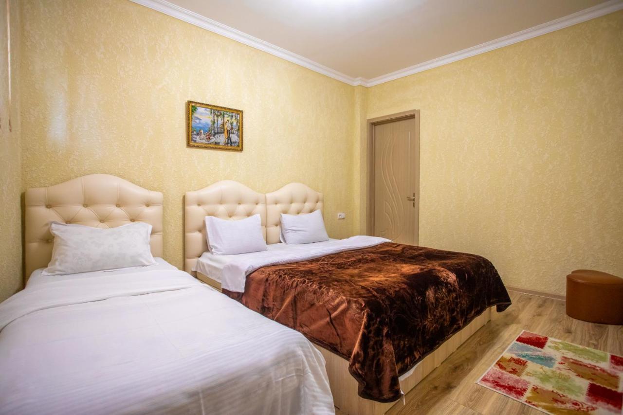 Hotel Vladi Кутаїсі Екстер'єр фото