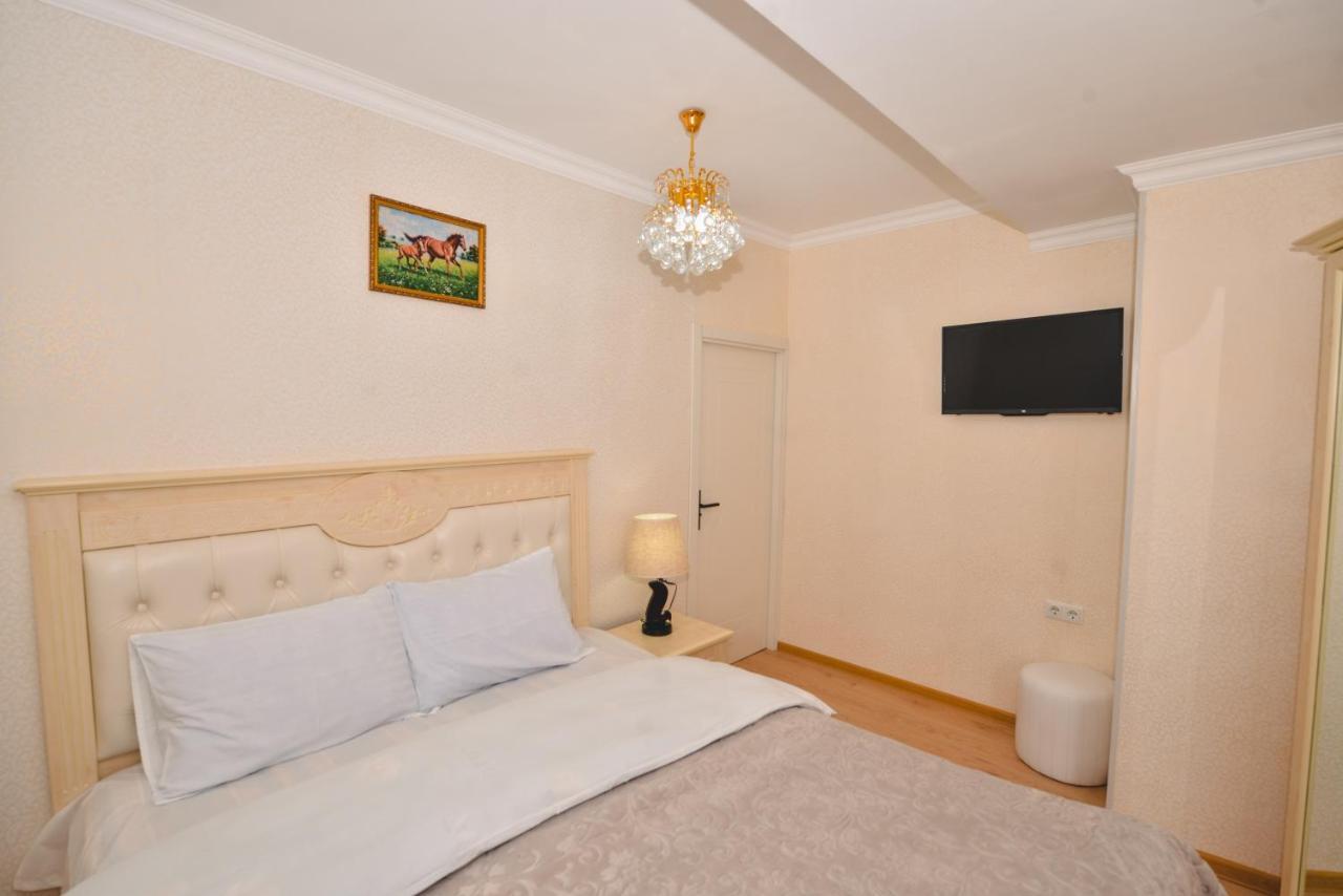 Hotel Vladi Кутаїсі Екстер'єр фото