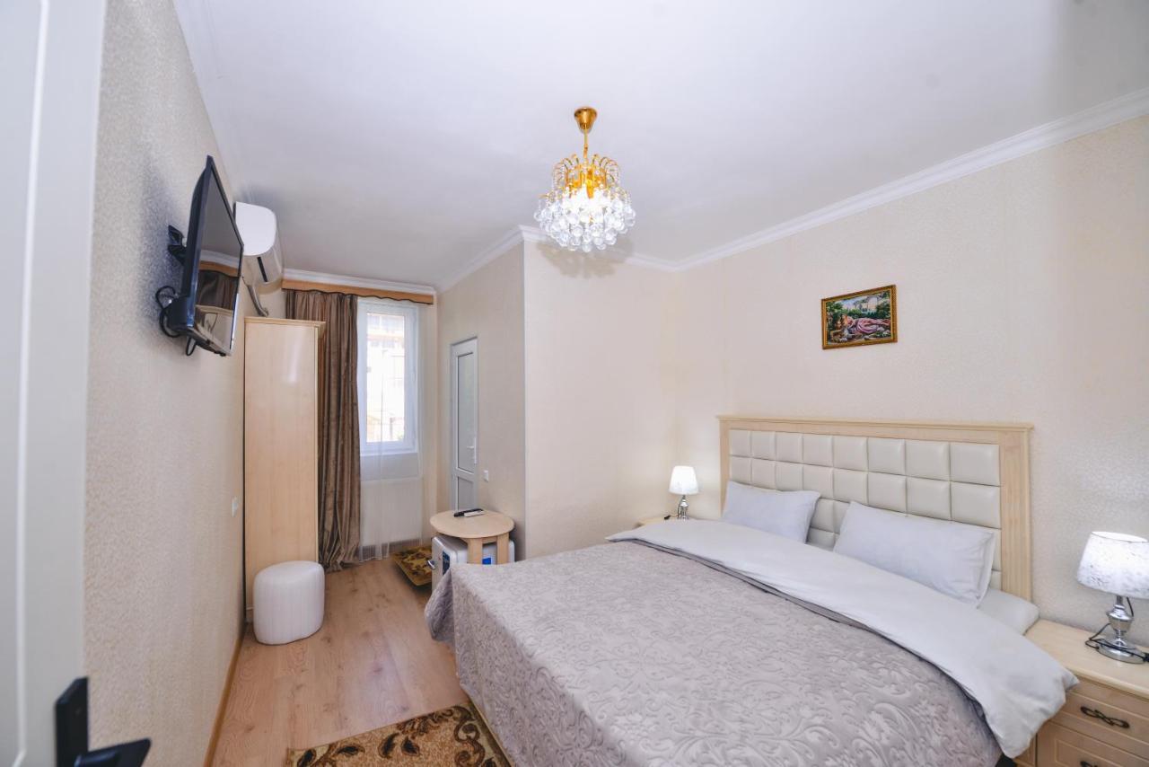 Hotel Vladi Кутаїсі Екстер'єр фото