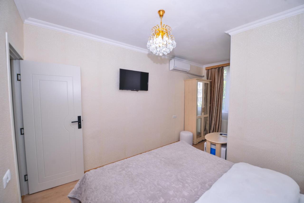 Hotel Vladi Кутаїсі Екстер'єр фото